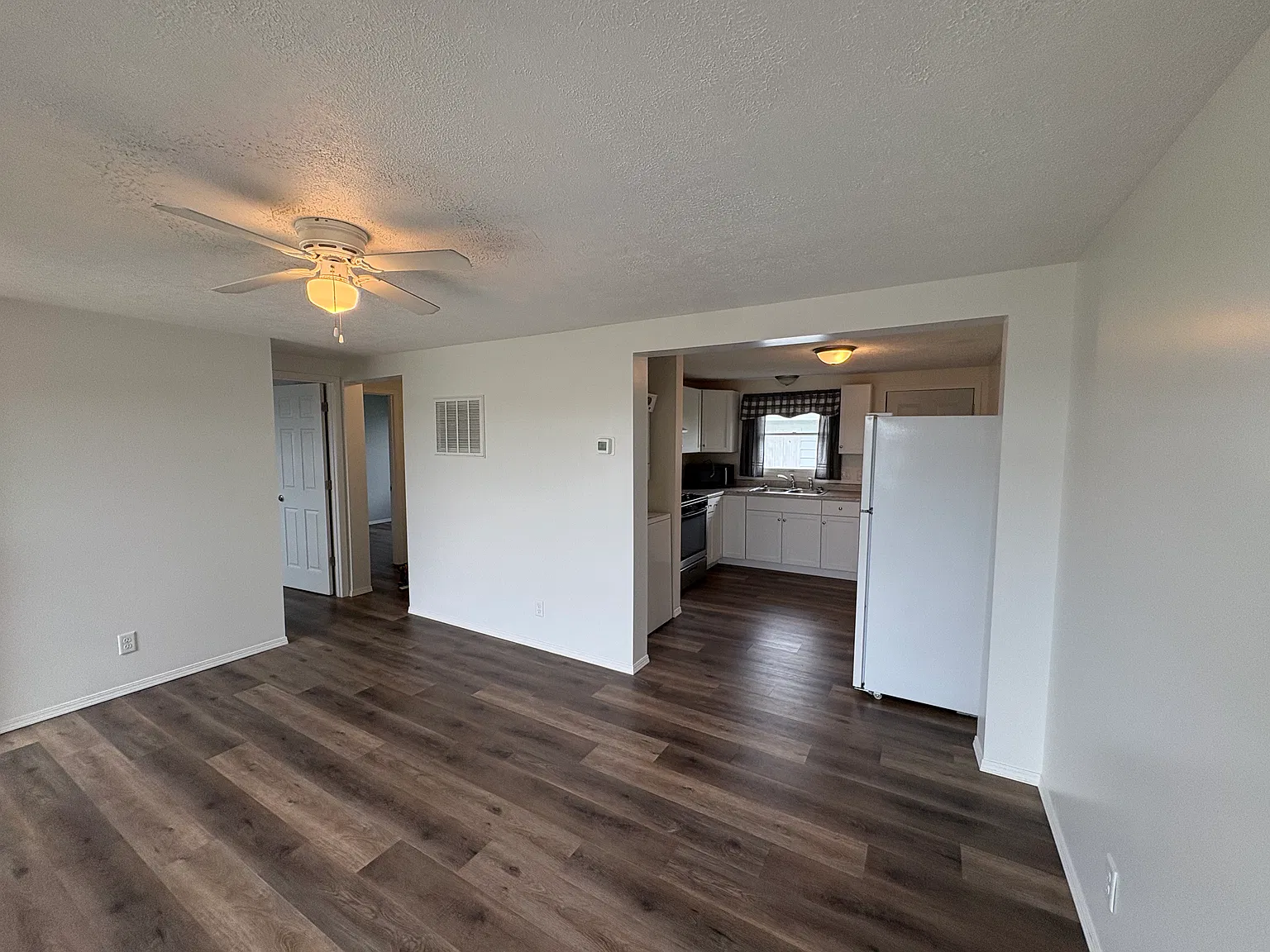 2 bed, 750 sqft, $1,200 — Photo 4