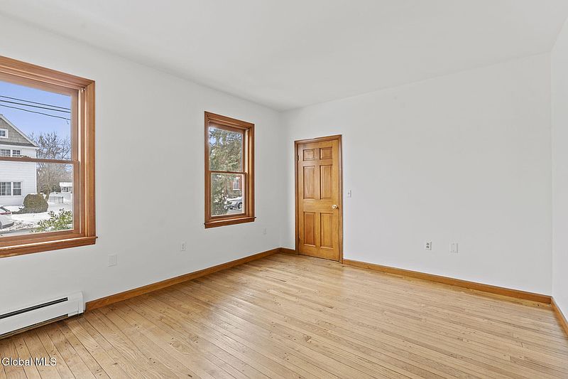 5th image of 221 N 3rd Avenue