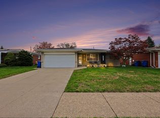 27548 Bonnie Dr, Warren, MI 48093
