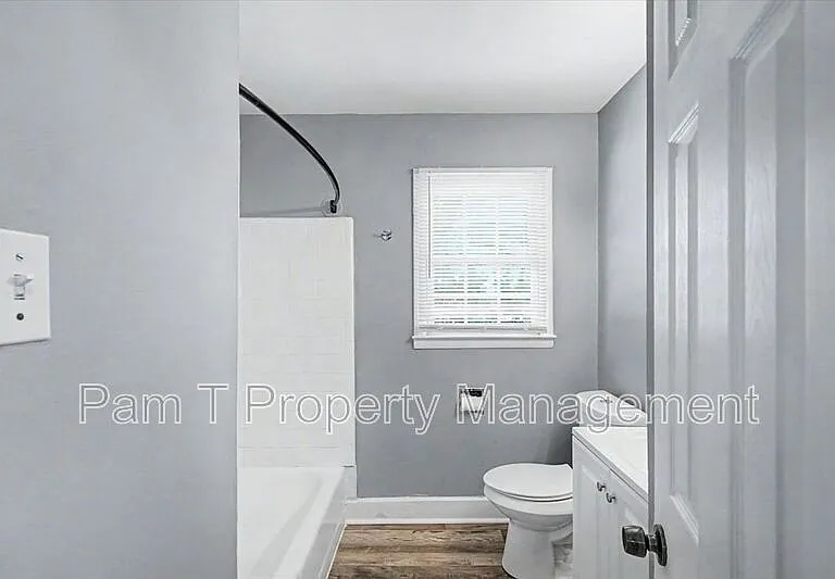 1719 E 59th St — Photo 14