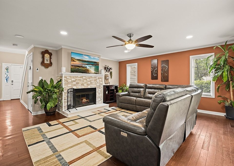 1st image of 37 Jasper Ln