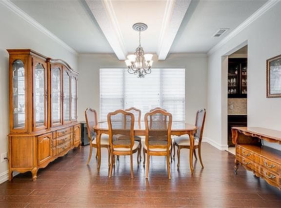5th image of 2803 Waverley Dr