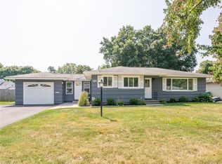 137 Willowen Dr, Rochester, NY 14609