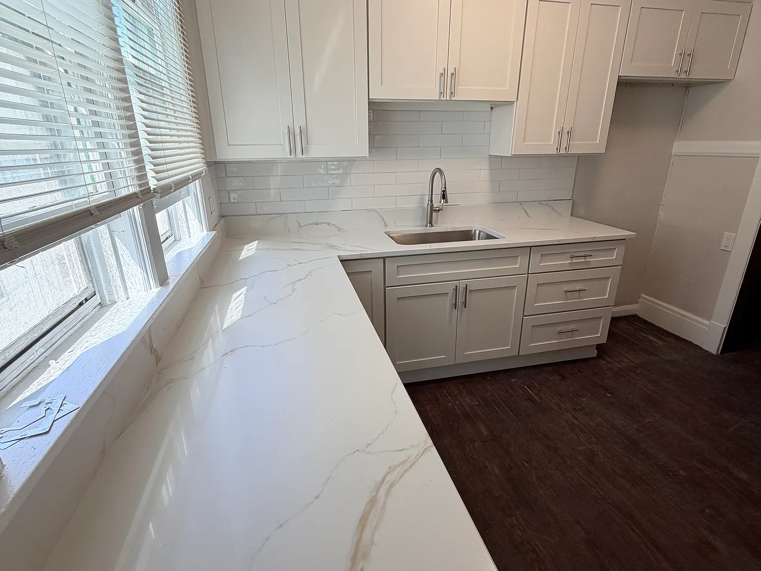 3 bed, 1600 sqft, $2,400 — Photo 3