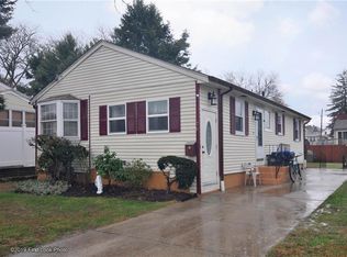 76 Manomet St, Providence, RI 02909