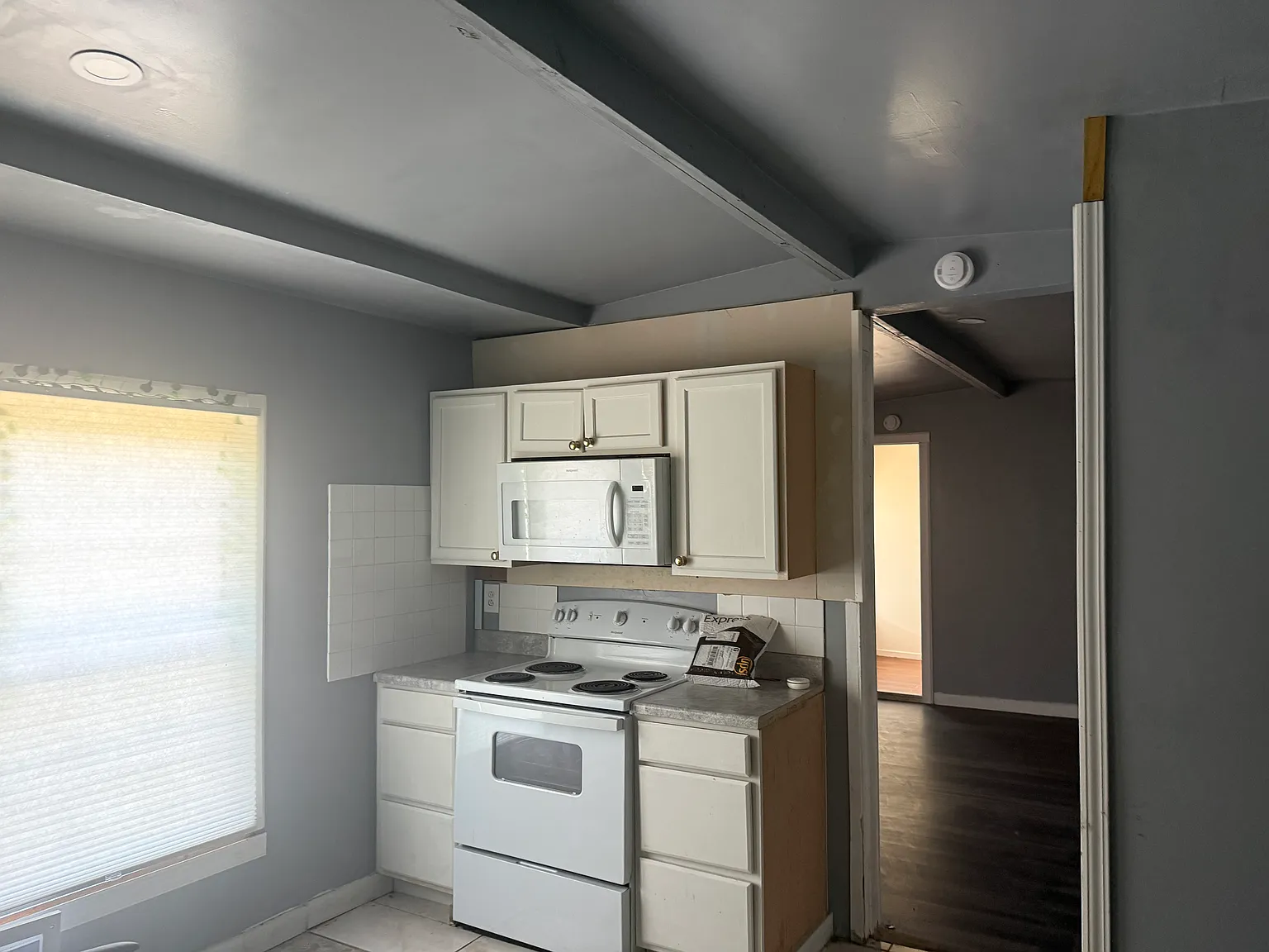 3 bed, 1025 sqft, $950 — Photo 2