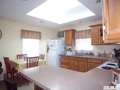 5th image of 39 Hopes Ave