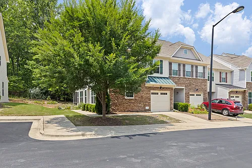118 Constitution Dr Photo 1