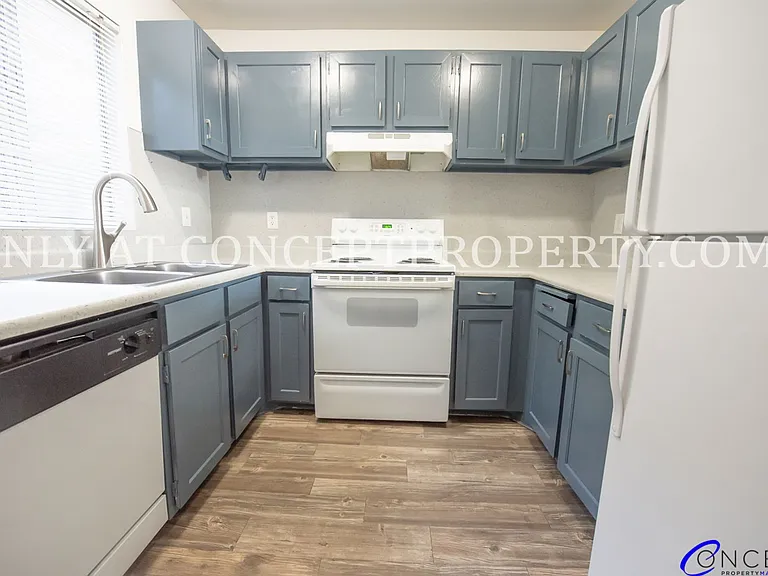 Foothill Terrace — Photo 257