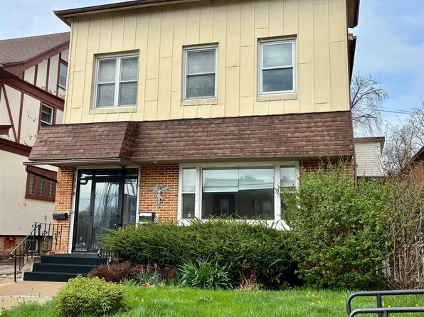 120 S Main St, Fairfield, IA 52556