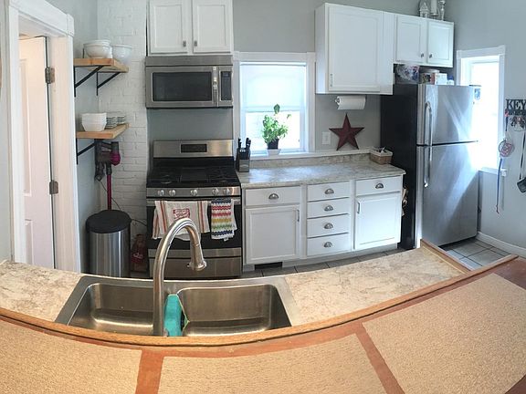 4th image of 1927 Washington St NE Unit 1