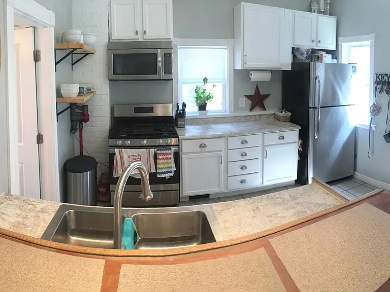 1927 Washington St NE #1 — Photo 4