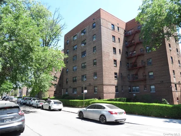 147-14 84th Road #2A, Briarwood, NY 11435