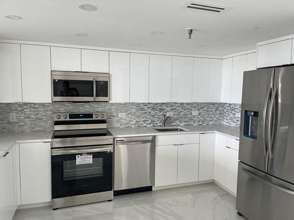 1st image of 20505 E Country Club Dr APT 637
