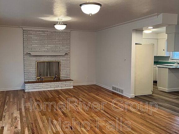 3rd image of 1220 1st St