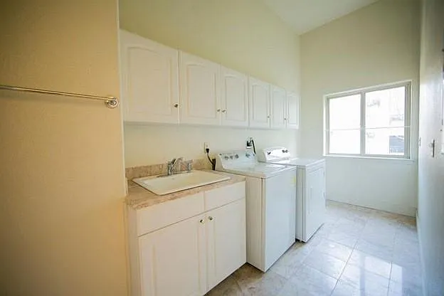 910 Alvarado Rd — Photo 14