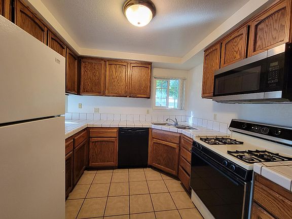 3rd image of 7413 Auburn Oaks Ct APT A