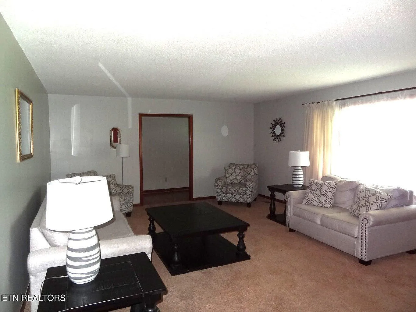 4 bed, 2110 sqft, $1,600 — Photo 3