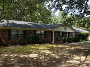 2800 Camelot Dr, Russellville, AR 72801