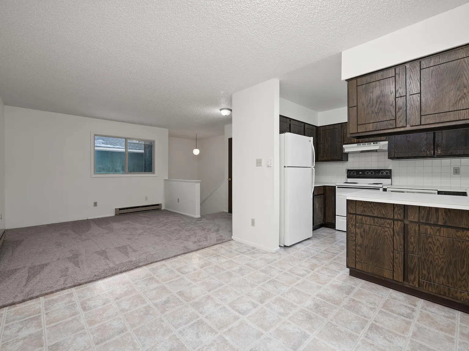 2 bed, 900 sqft, $1,295 — Photo 2