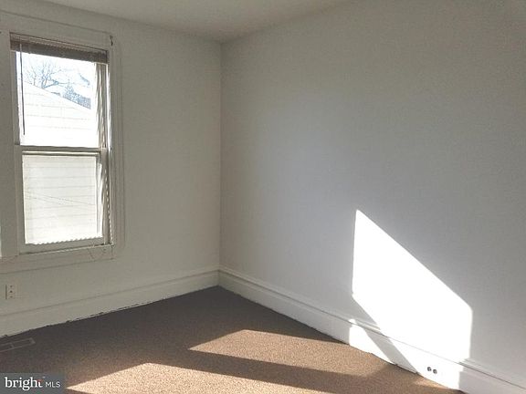 5th image of 7516 Zimmerman Ave