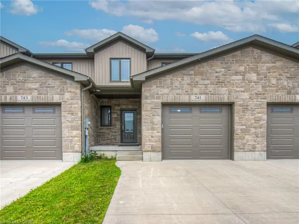 741 Hollinger Ave, North Perth, ON N4W 0J3