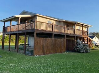 588 Island Rd, Harkers Island, NC 28531