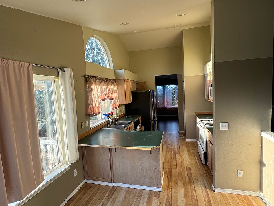 1st image of 6812 58th St NE