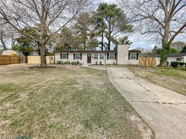 1860 Thomas Ln, Virginia Beach, VA 23454