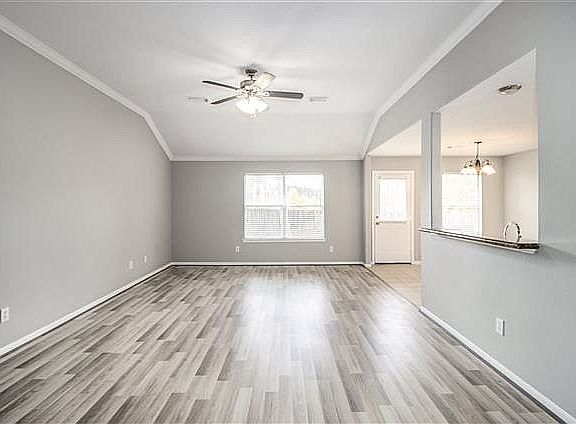 5th image of 406 Woodlake Dr