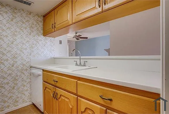 12806 Midway Rd #2020 — Photo 13