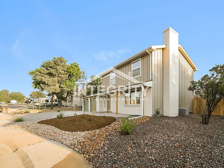 6475 W Kingsley Ave — Photo 3