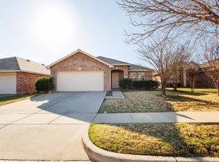 6008 English Saddle Ln, Denton, TX 76210