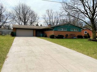 3900 Woodmere Ln, Kalamazoo, MI 49048