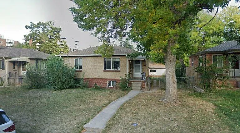 2630 S York St — Photo 1
