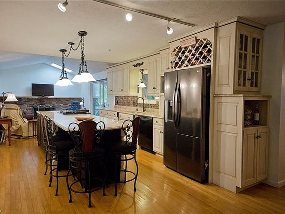 4th image of 14692 Russell Ln