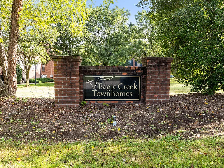 Eagle Creek Townhomes — Photo 20