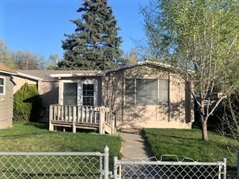 1140 College Ave — Photo 3