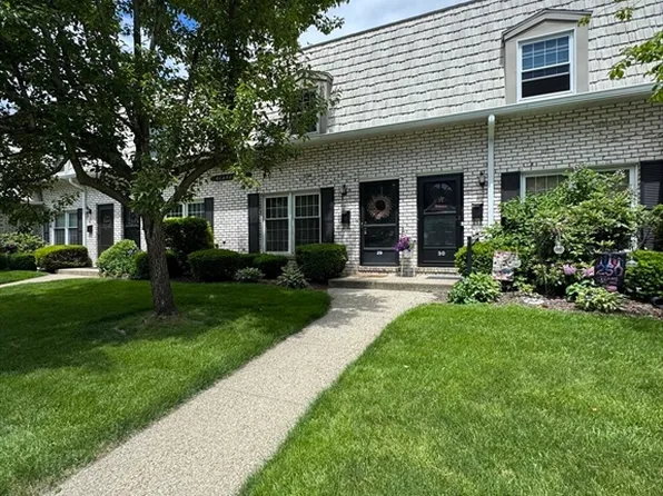 29 Plantation Dr #29, Agawam, MA 01001