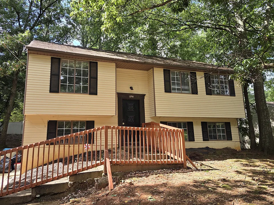 1398 Graves Rd
