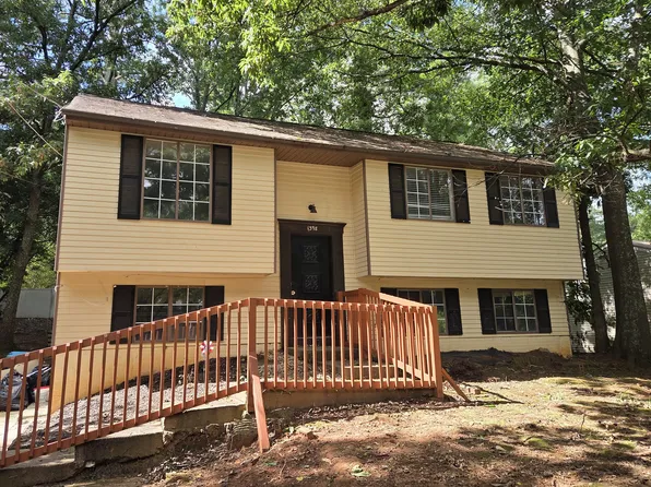 1398 Graves Rd, Norcross, GA 30093