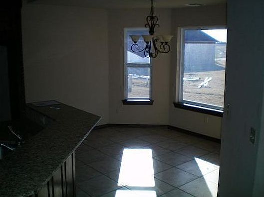 4th image of 826 Woods Ave
