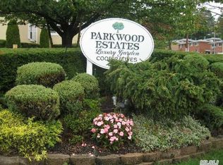25117 71st Ave, Bellerose, NY 11426