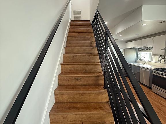 5th image of 2122-2124 Carmona Ave #2122-1/2