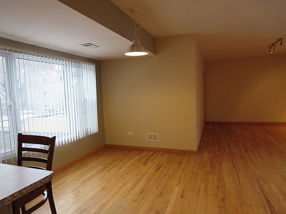 3rd image of 1452 W Cortez St APT 3R