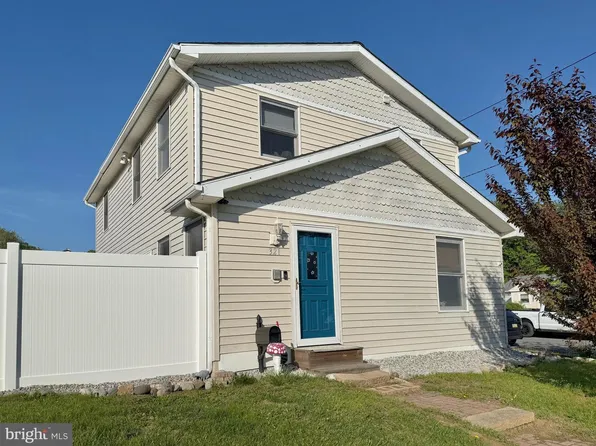 321 New Jersey Ave, National Park, NJ 08063