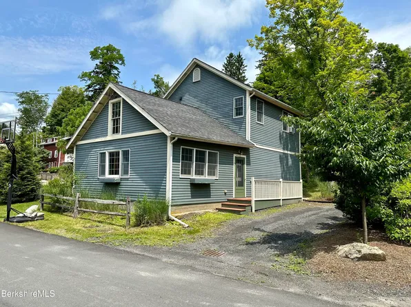1 Shamrock St, Stockbridge, MA 01262