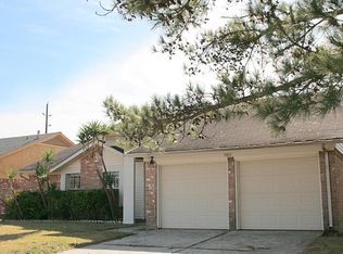 5811 Longforest Dr, Houston, TX 77088