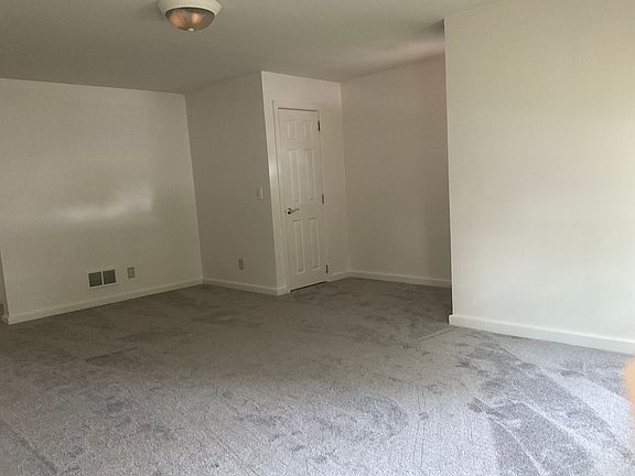 2nd image of 3003 Pennwood Rd