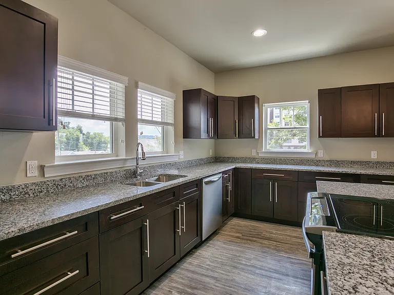 808 W Saint Augustine St — Photo 19